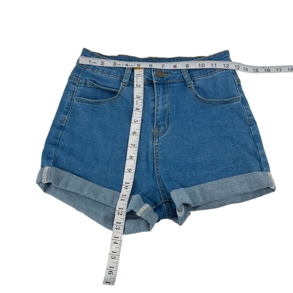 Cuffed Hem Jean Shorts Size Medium Women’s - Picture 4 of 4